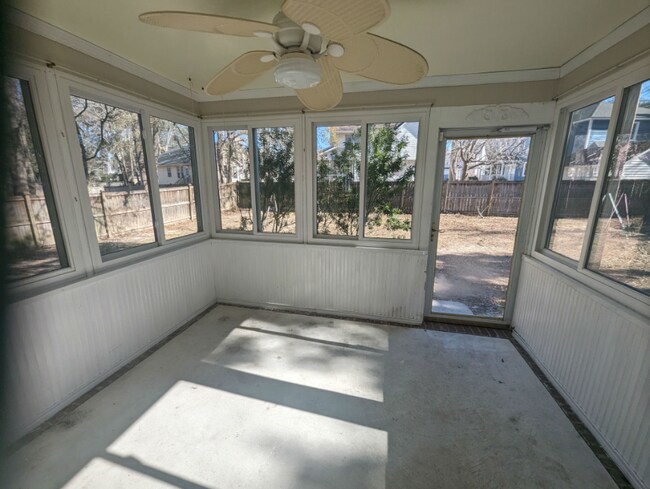 Building Photo - Hanahan Lake View Home for Lease