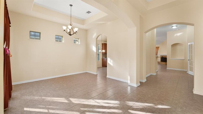Building Photo - 7808 Alophia Dr