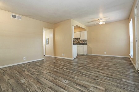 Building Photo - 2701 Green Oaks Rd