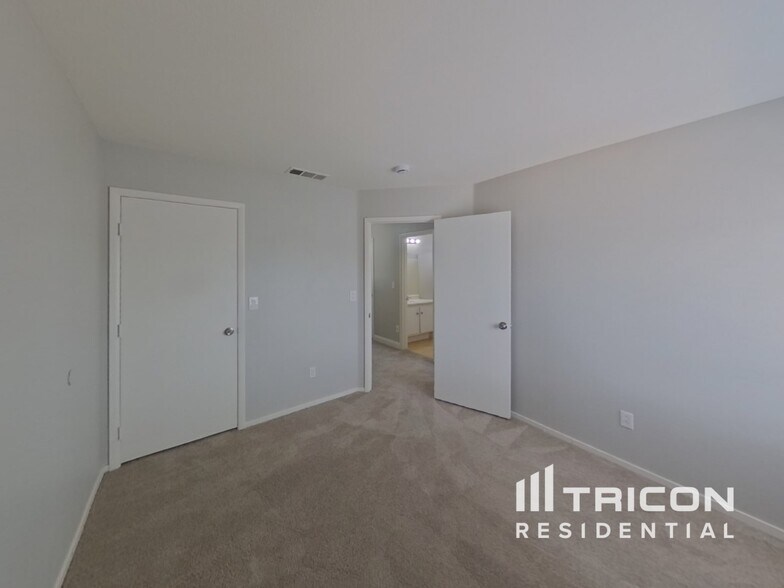 Building Photo - 3578 Tokyo Ct