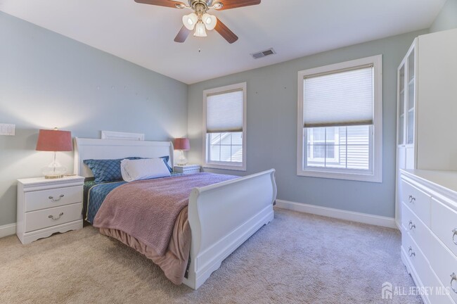 Building Photo - 6 Michelangelo Dr