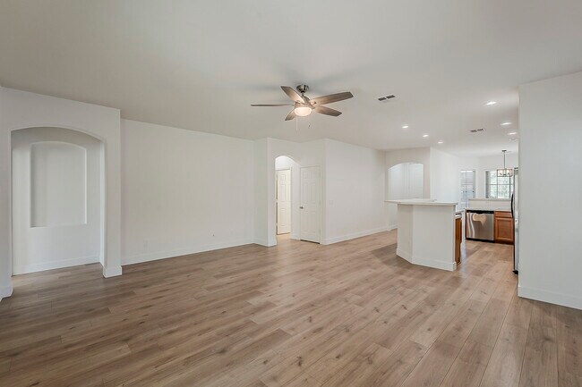 Building Photo - 3877 S Coach House Dr