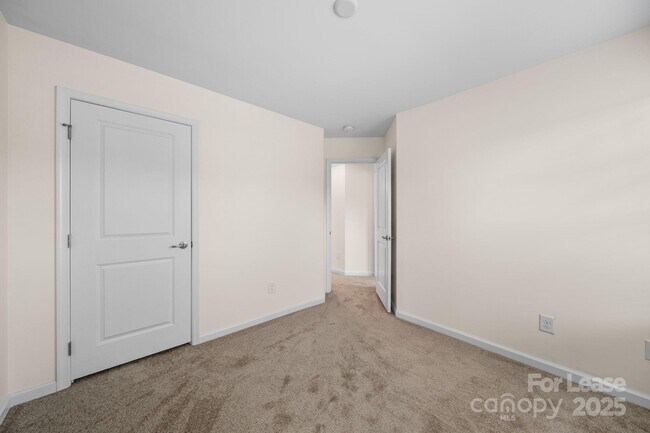 Building Photo - 4061 Zilker Park Dr