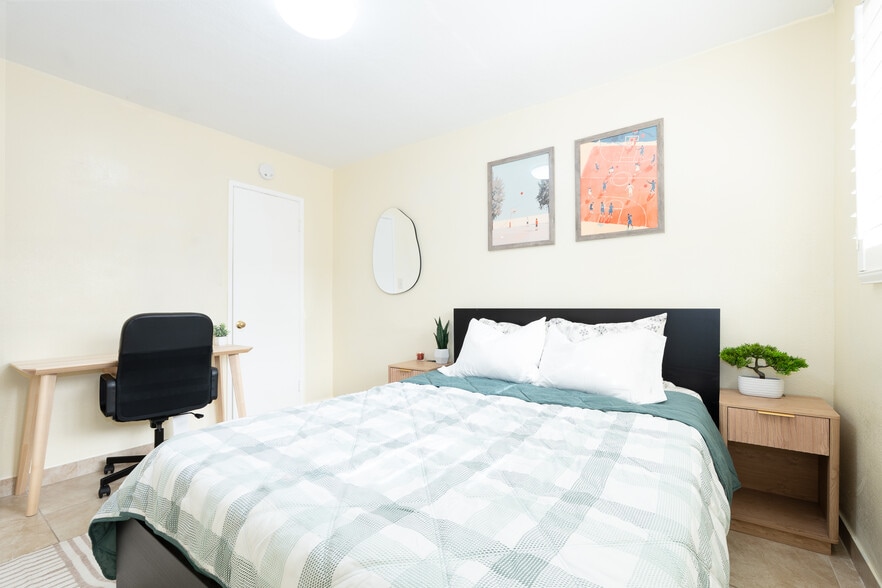 Building Photo - 12212 Buaro St