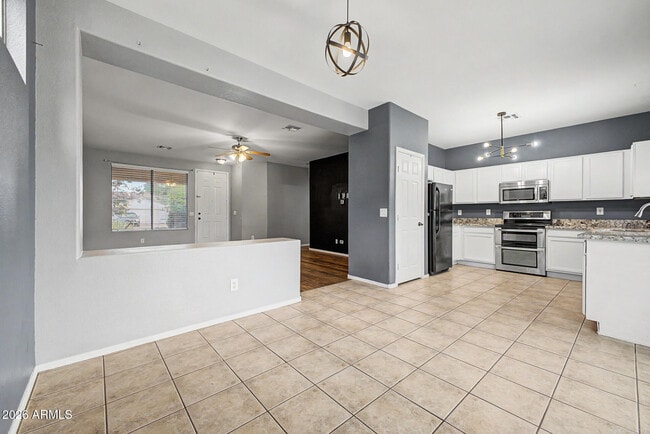 Building Photo - 11532 W Cottonwood Ln