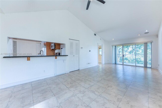 Building Photo - 1155 Coral Club Dr