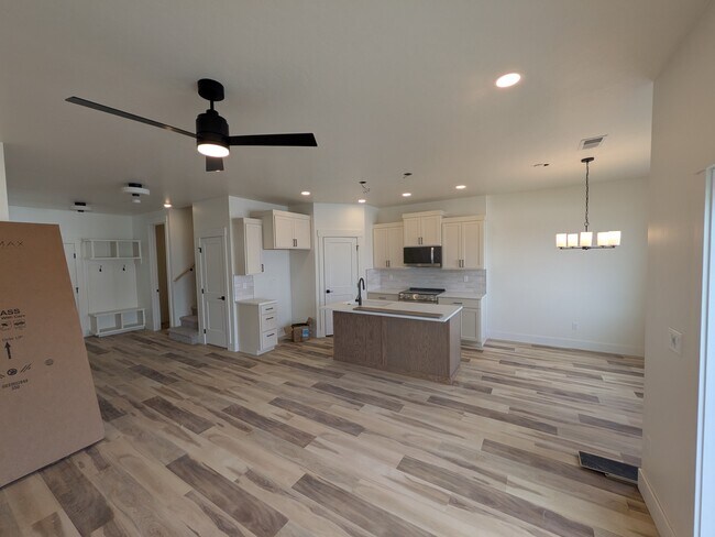 Building Photo - 4707 Highgarden Wy