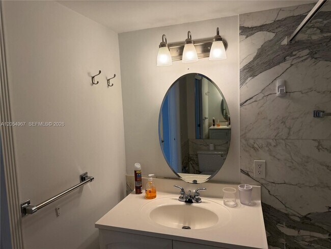 Building Photo - 3850 Galt Ocean Dr