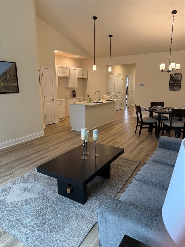 Building Photo - 6213 Blossom Ridge Cir