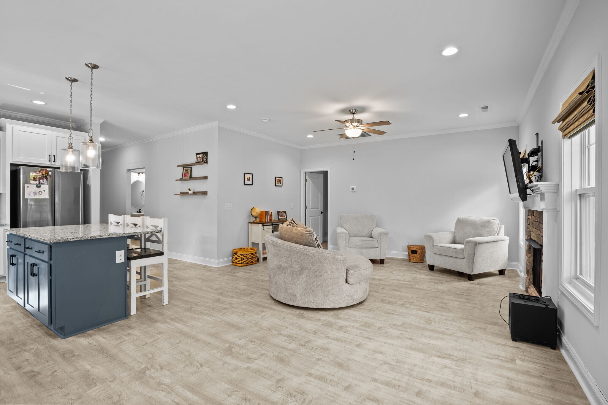 Building Photo - 120 Pinelands Vis