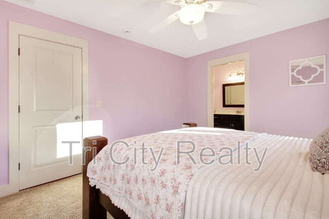 Building Photo - 175 Ridgeway Ct