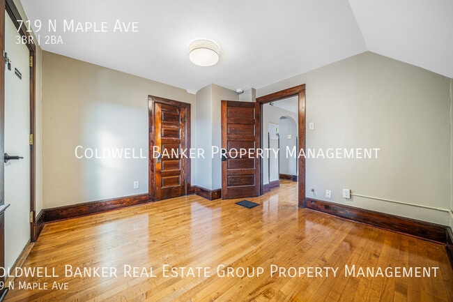 Building Photo - 719 N Maple Ave