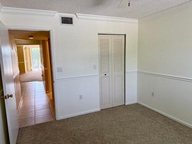 Building Photo - 104 Half Moon Cir