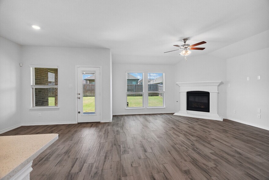 Building Photo - 3057 Maverick Dr