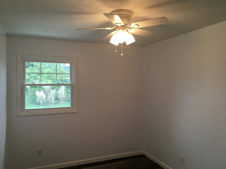 Building Photo - 203 Rockridge Rd