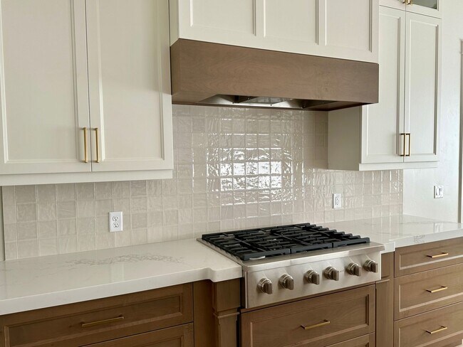 Building Photo - 5 Bedroom Home In Washington Fields