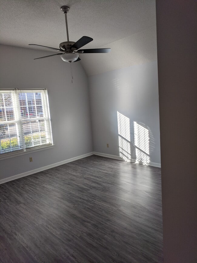 Building Photo - 3888 Oak Branch Cir W