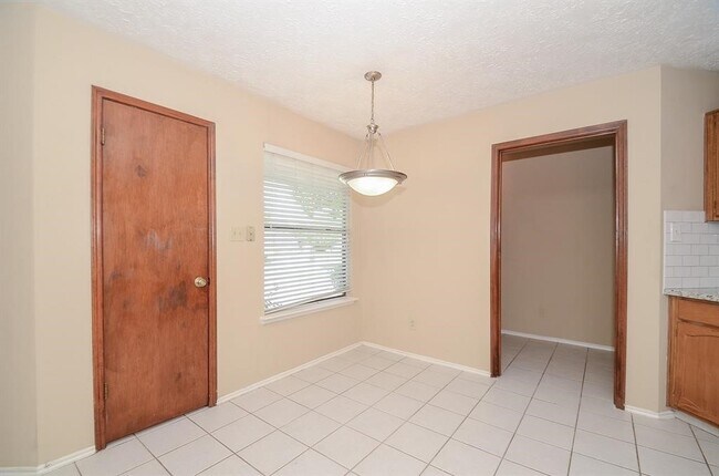 Building Photo - 1319 Silver Morning Dr