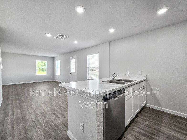 Building Photo - 101 Bluebonnet Wy