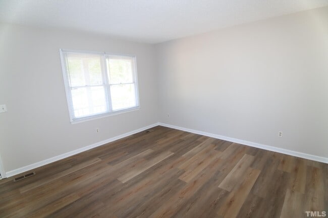 Building Photo - 103 Wigan Cir