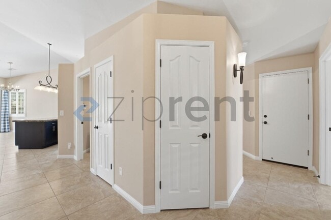 Building Photo - 10457 E Star of the Desert Dr