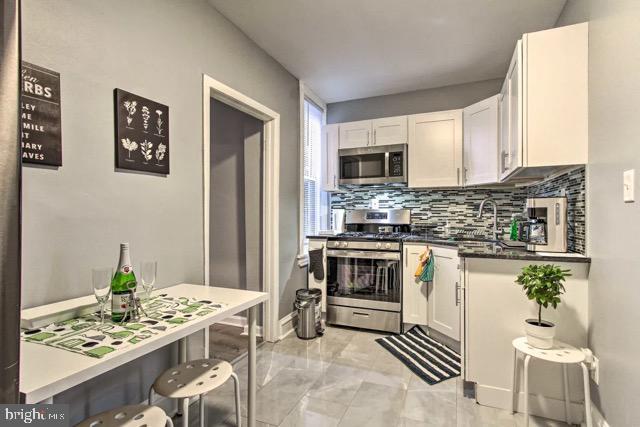 Building Photo - 4812 Oxford Ave