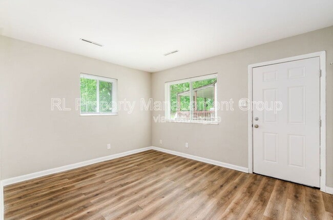 Building Photo - 776 Northview Ave