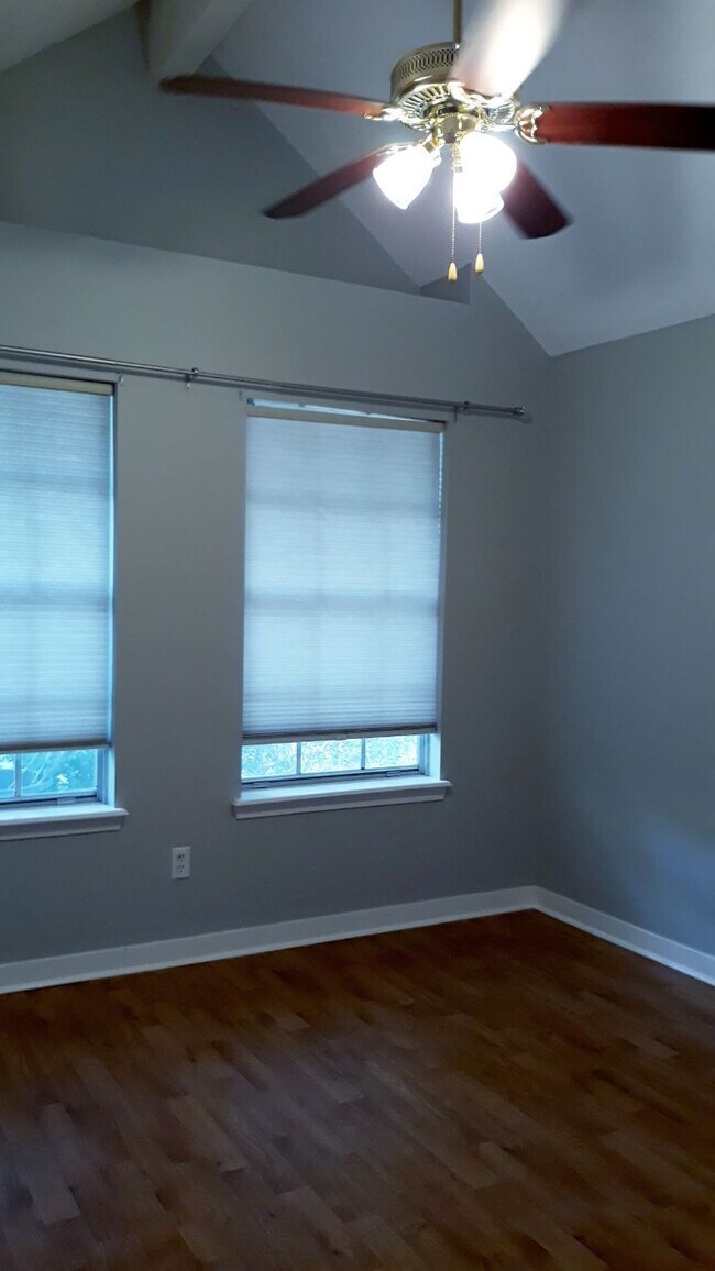 Building Photo - 304 Indian Summer Ln