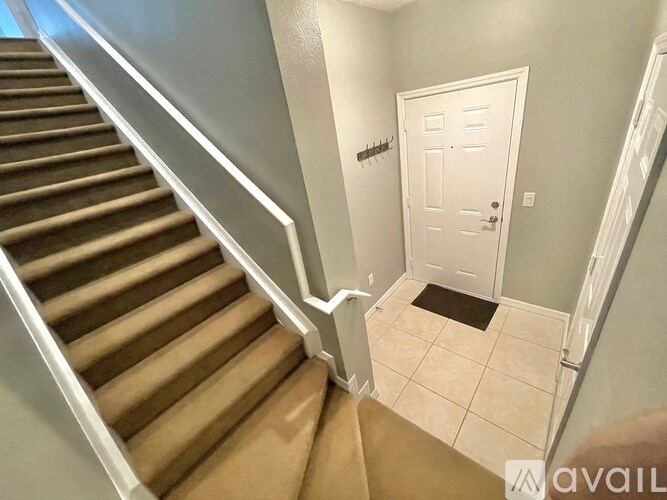 front door foyer entrance - 7230 Hamilton Rd