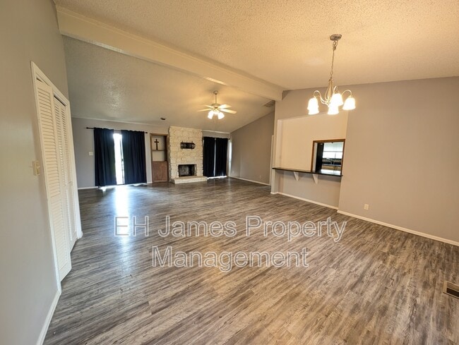 Building Photo - 8220 S College Ave