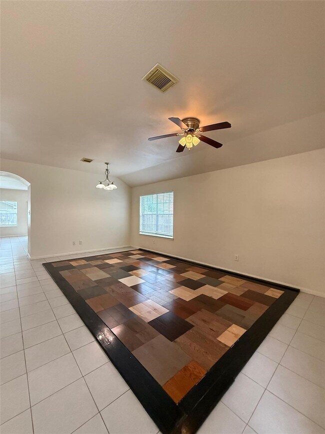 Building Photo - 2019 Bluffton Ln
