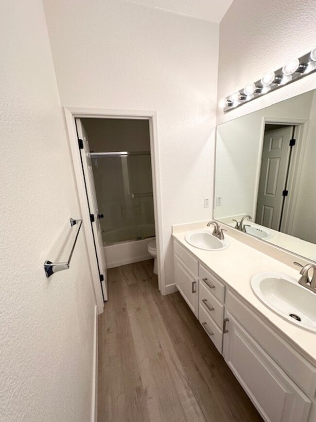 Building Photo - Dublin, Brookside Remodeled Tri- Level 3Br...