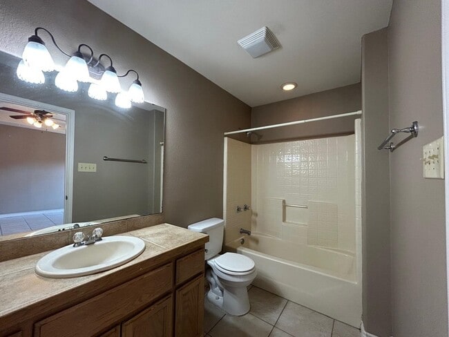 Building Photo - 9804 Cantera Ct