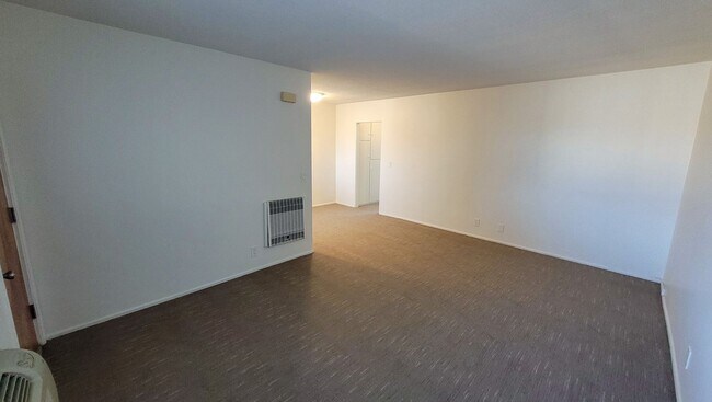 Building Photo - Upstairs Vacancy in West La Habra!