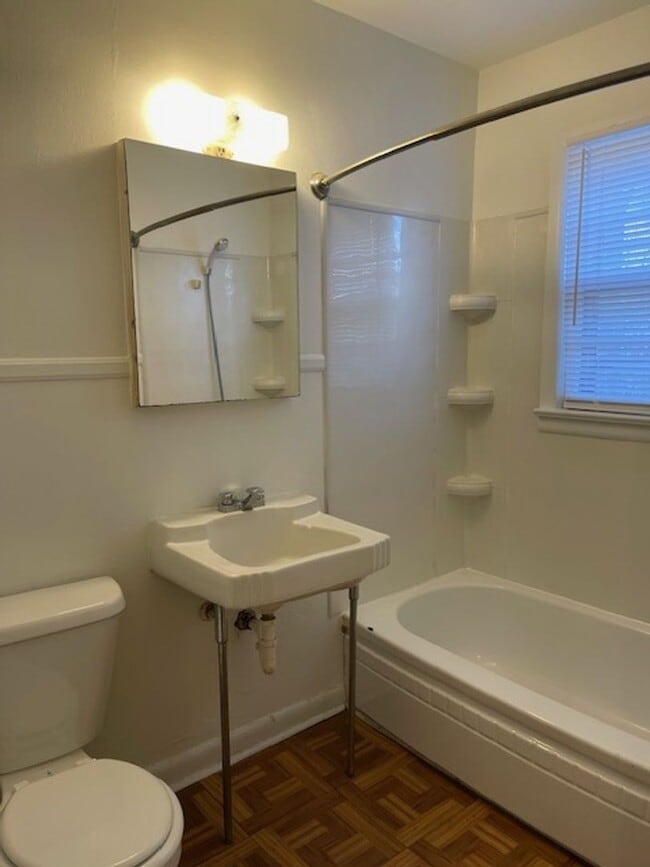 Building Photo - 323 S Weller