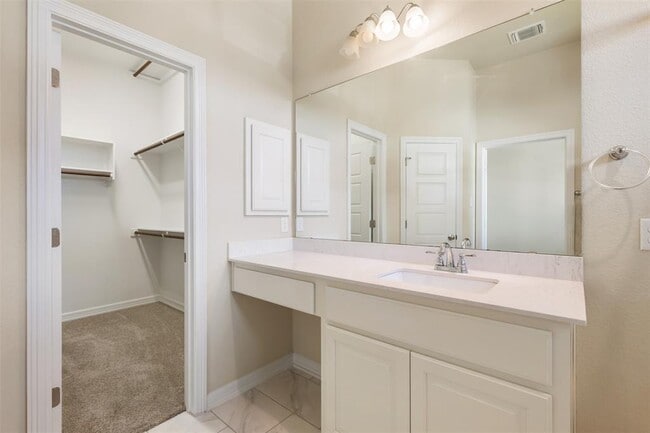 Building Photo - 2202 Dillon Pond Ln