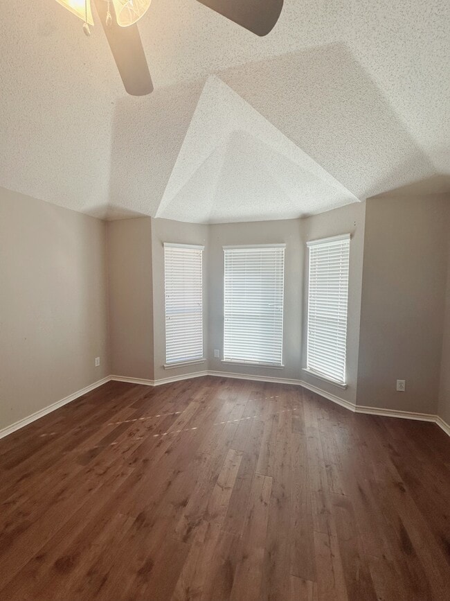 Building Photo - 308 Elizabeth Trail