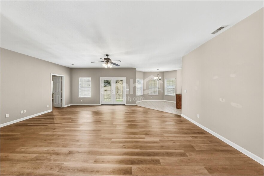 Building Photo - 1001 High Ridge Dr N