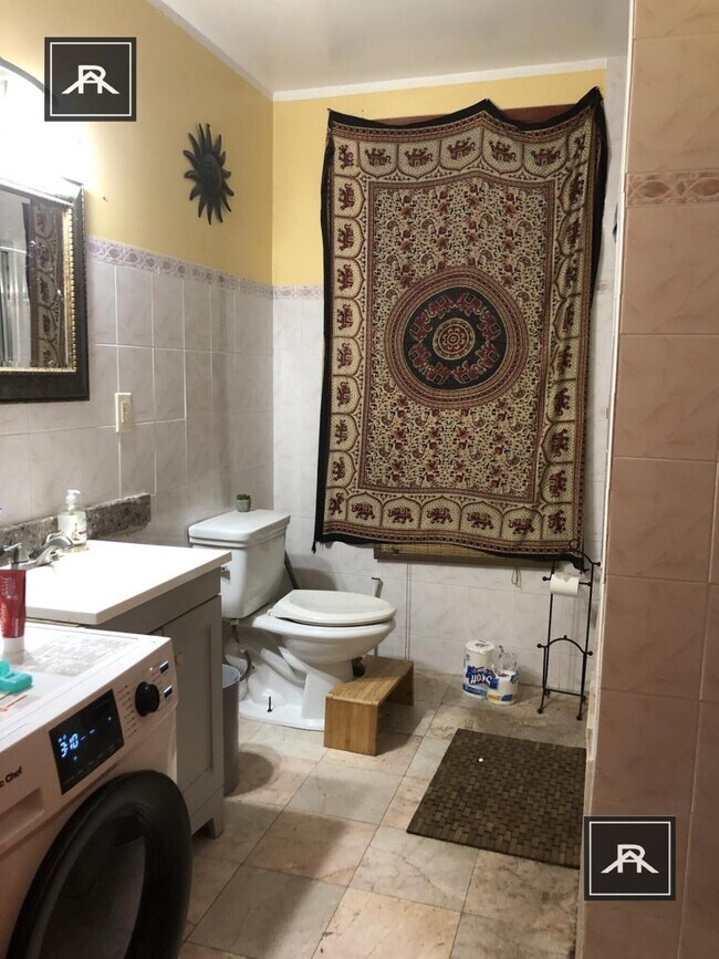 Building Photo - 3 bedroom in Boston MA 02130