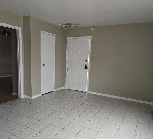 Building Photo - 12660 Ashford Point Dr