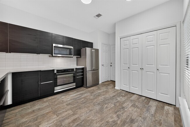 Building Photo - 12691 Briar Patch Dr