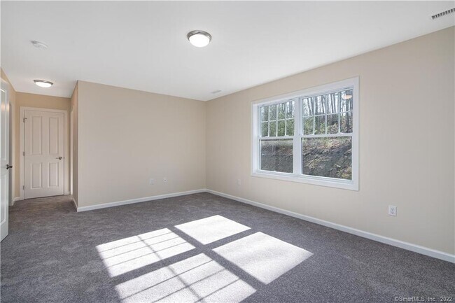 Building Photo - 27 Woodside Dr