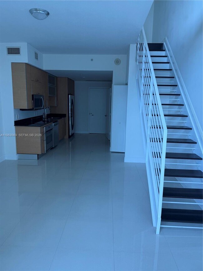 Building Photo - 60 SW 13th St