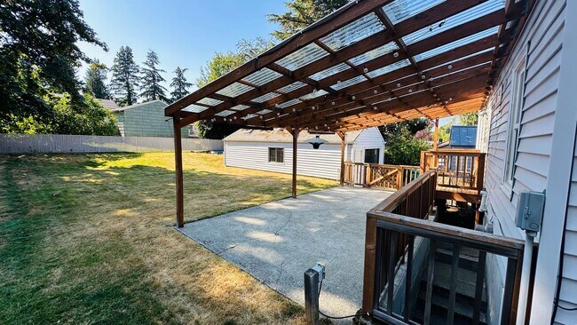 Building Photo - Cozy Midcentury Cottage with AC for Rent in Skyway