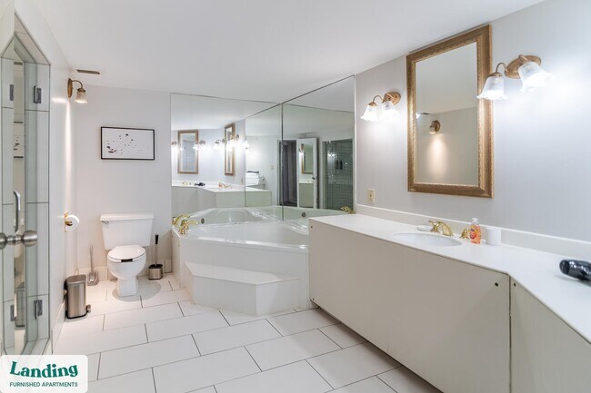 Building Photo - 1362 Passenger St