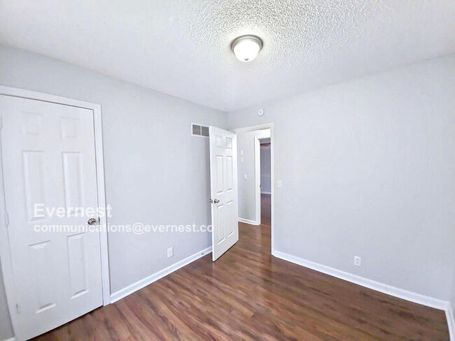 Building Photo - 14902 W 149th St