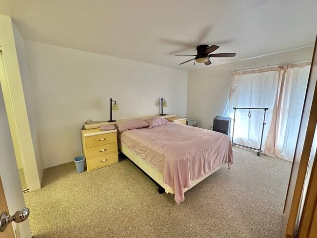 Building Photo - Spacious 2 Bedroom / 2 Bath Mostly Furnish...