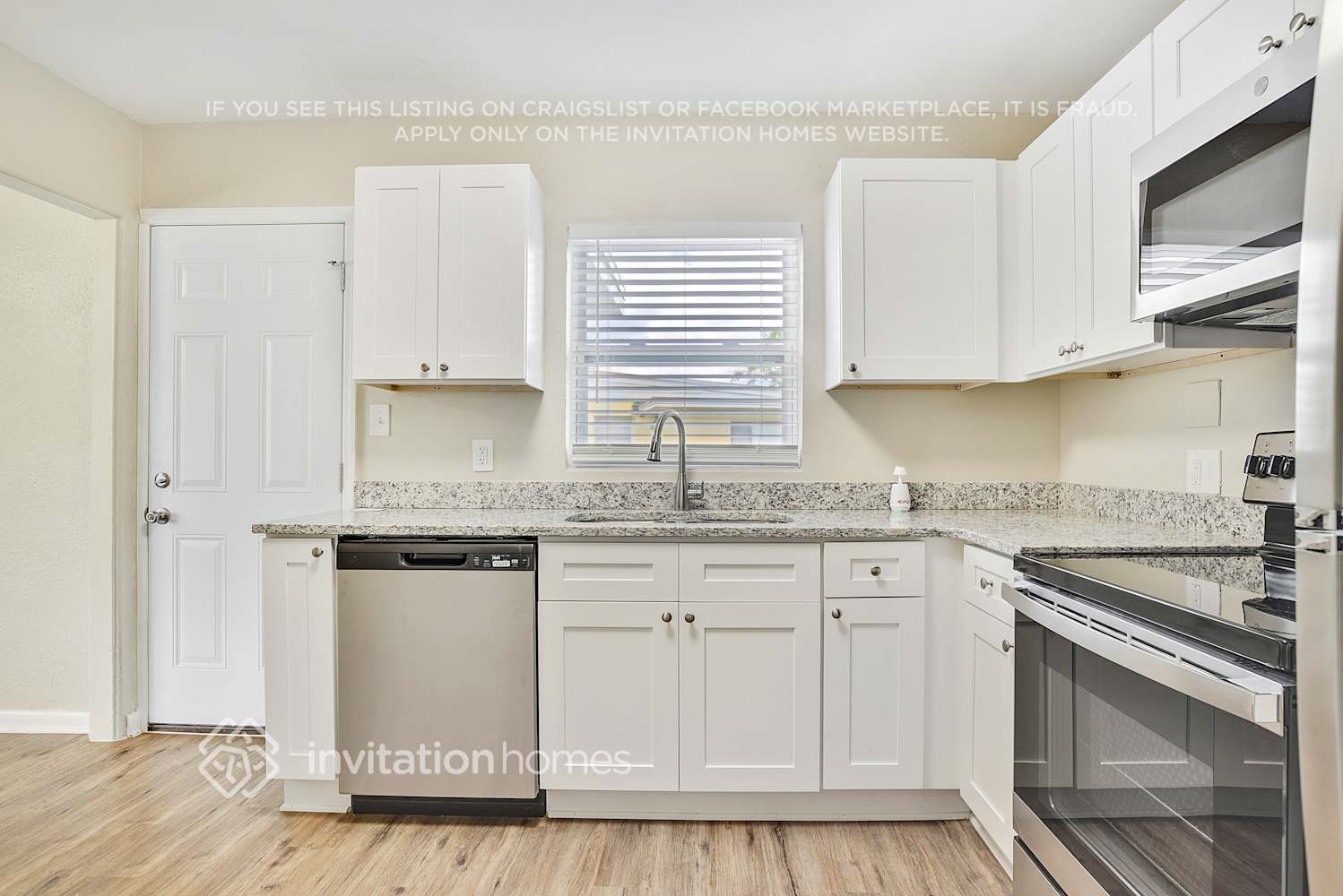 Building Photo - 907 N Hastings St