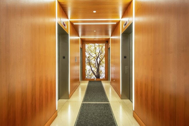 Building Photo - Corner studio with W/D in unit