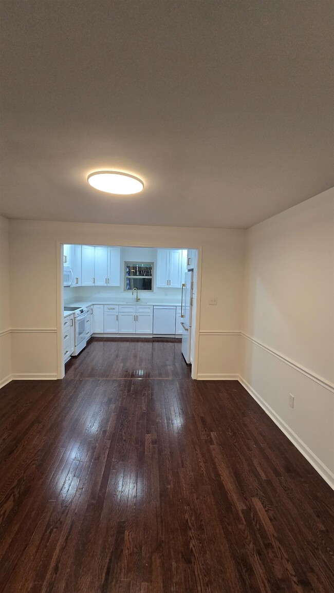 Building Photo - 284 C St